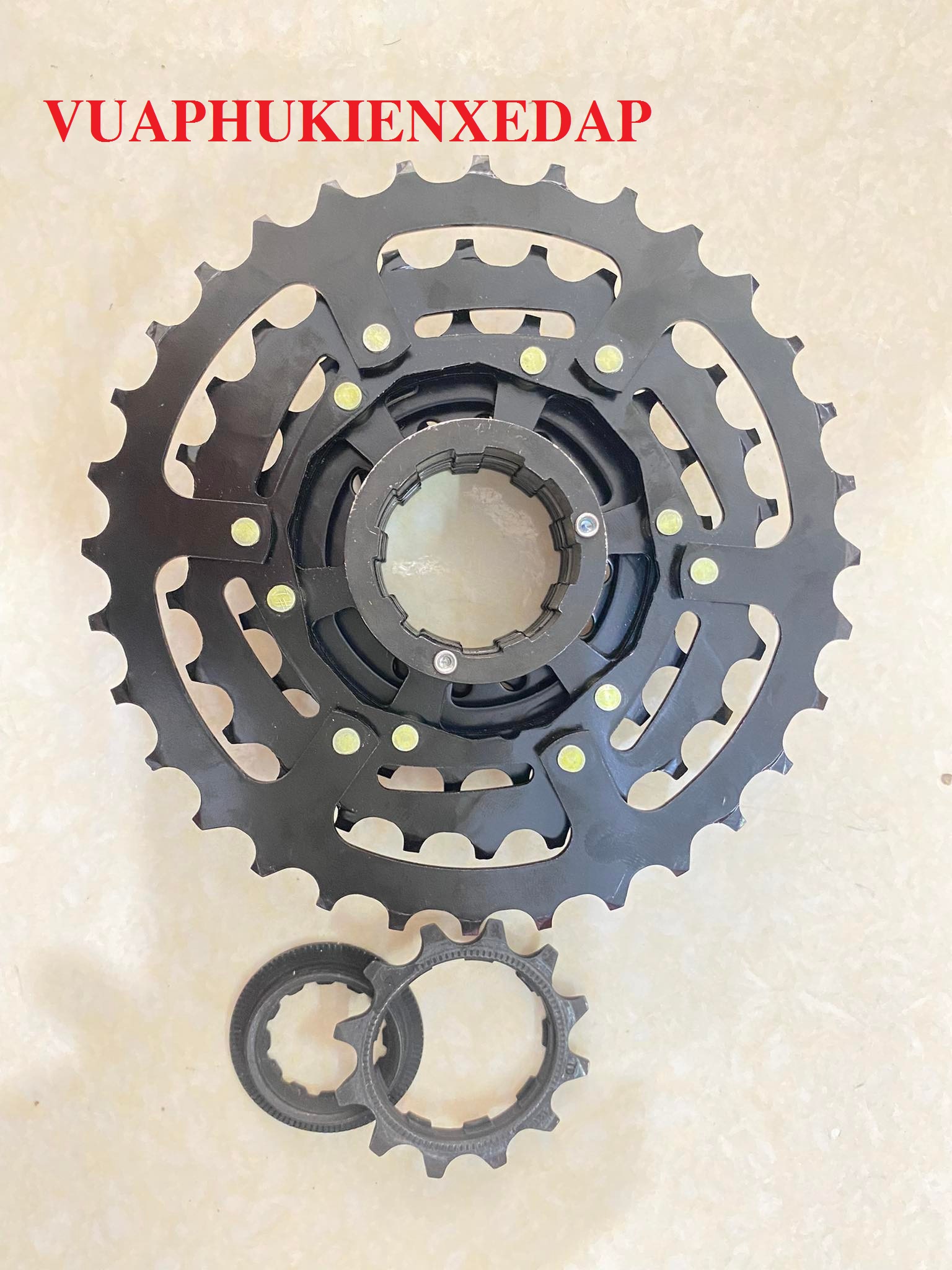 Líp thả 7 Tầng Shimano CS-HG200 28-32T