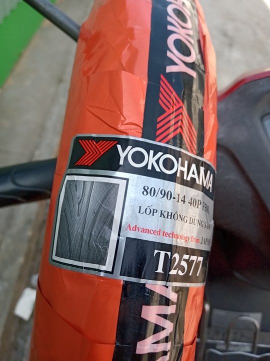 Lốp xe máy YOKOHAMA 80/90-14 không ruột