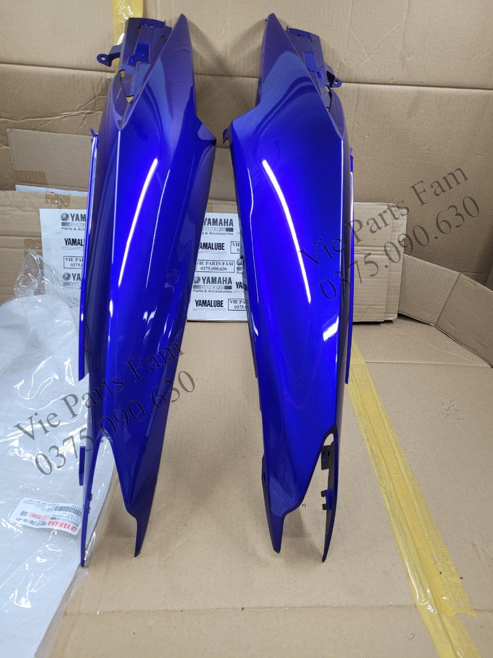 Cặp ốp sườn exciter 135 2011-2014, hàng din yamaha mới 100%