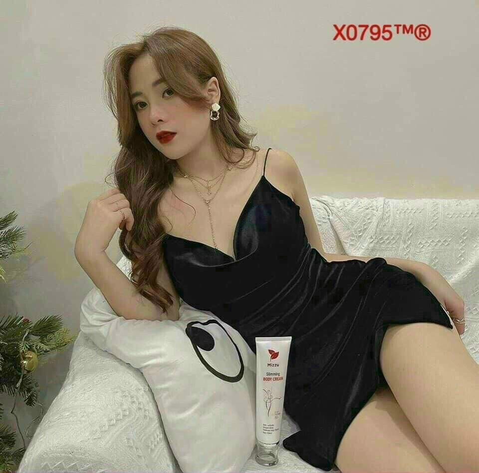 Đầm cổ đổ hai dây hở lưng quyến rũ (có mút) qc
