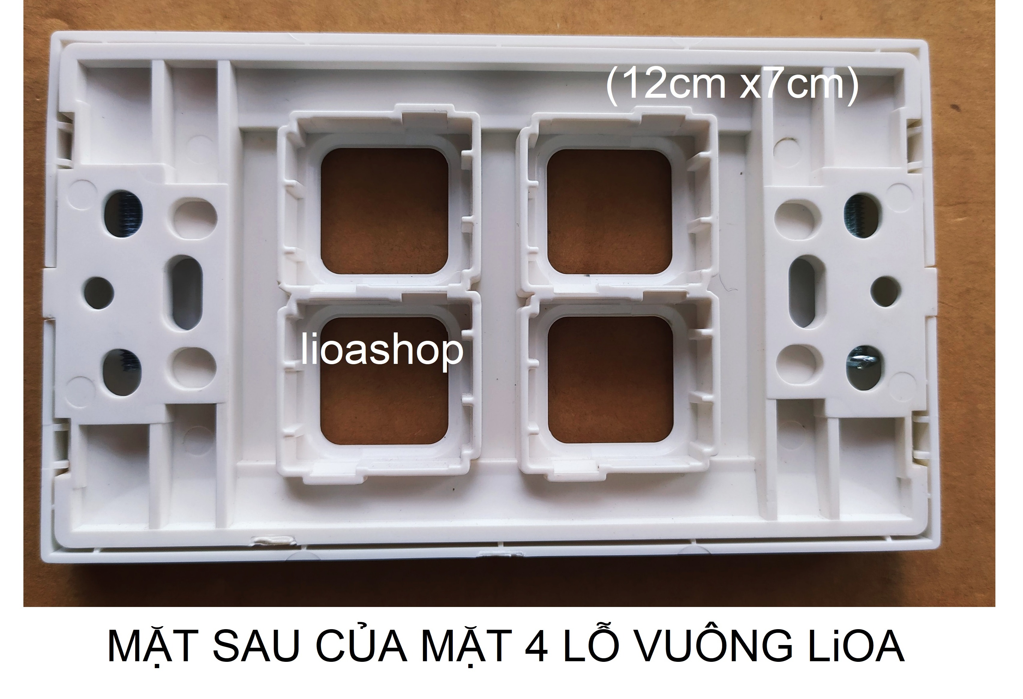 MẶT CÔNG TẮC 4 LỖ VUÔNG CHỮ NHẬT LiOA