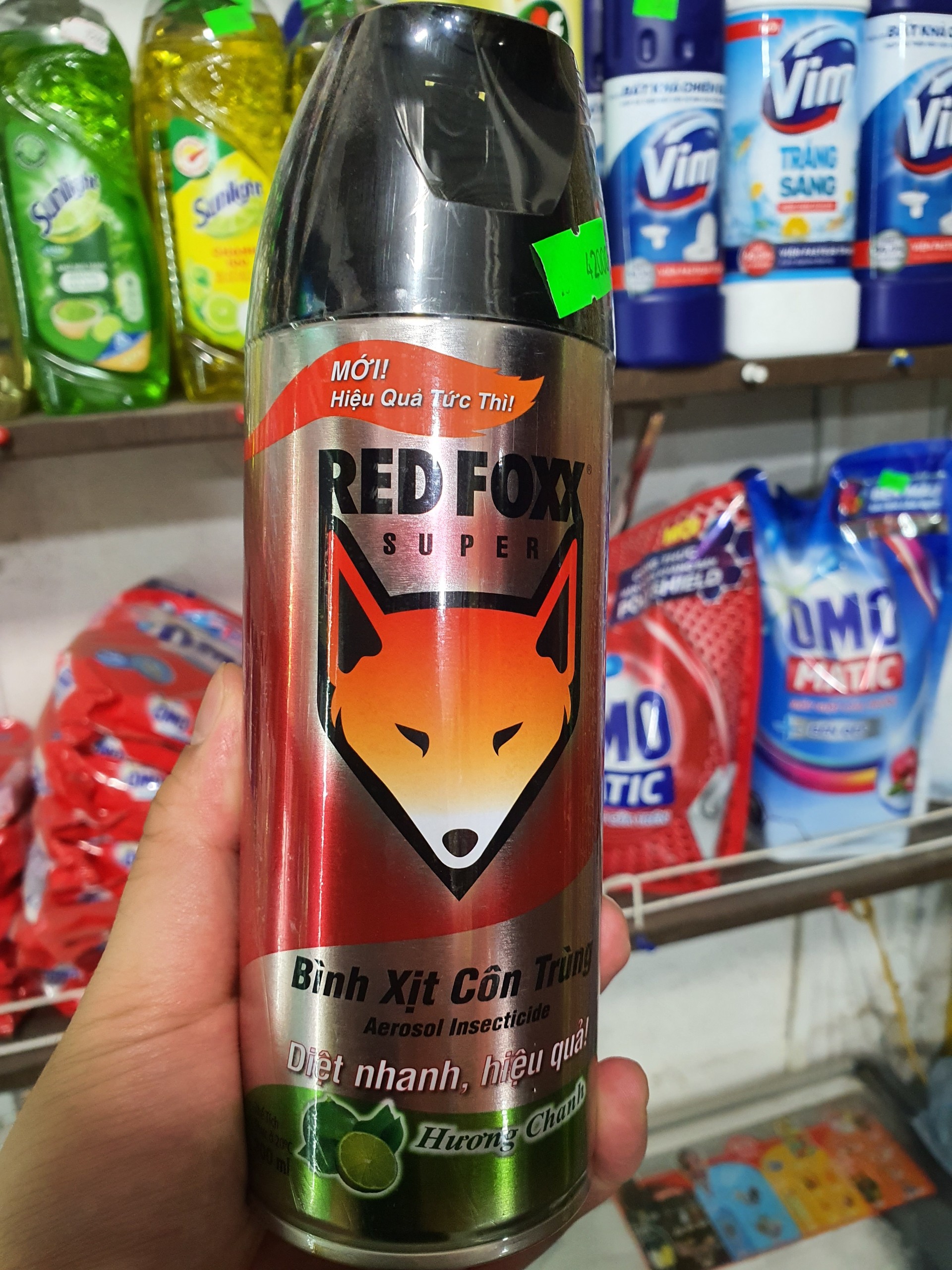 Bình xịt côn trùng Red Foxx Hương Chanh 300ml