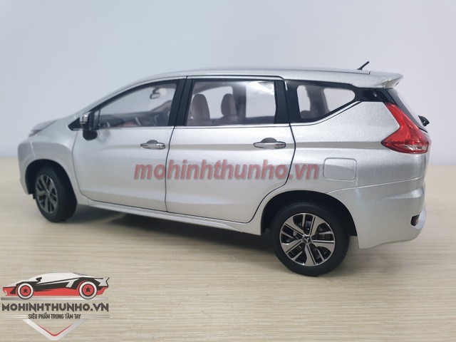 [HCM]Xe mô hình Mitsubishi Xpander tỉ lệ 1:18