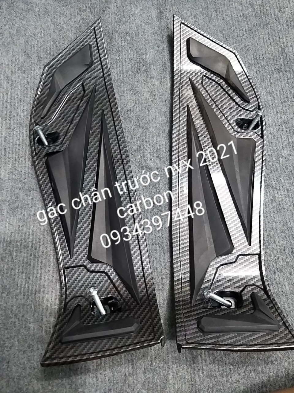 GÁC CHÂN TRƯỚC CARBON XE NVX 21 CAO CẮP