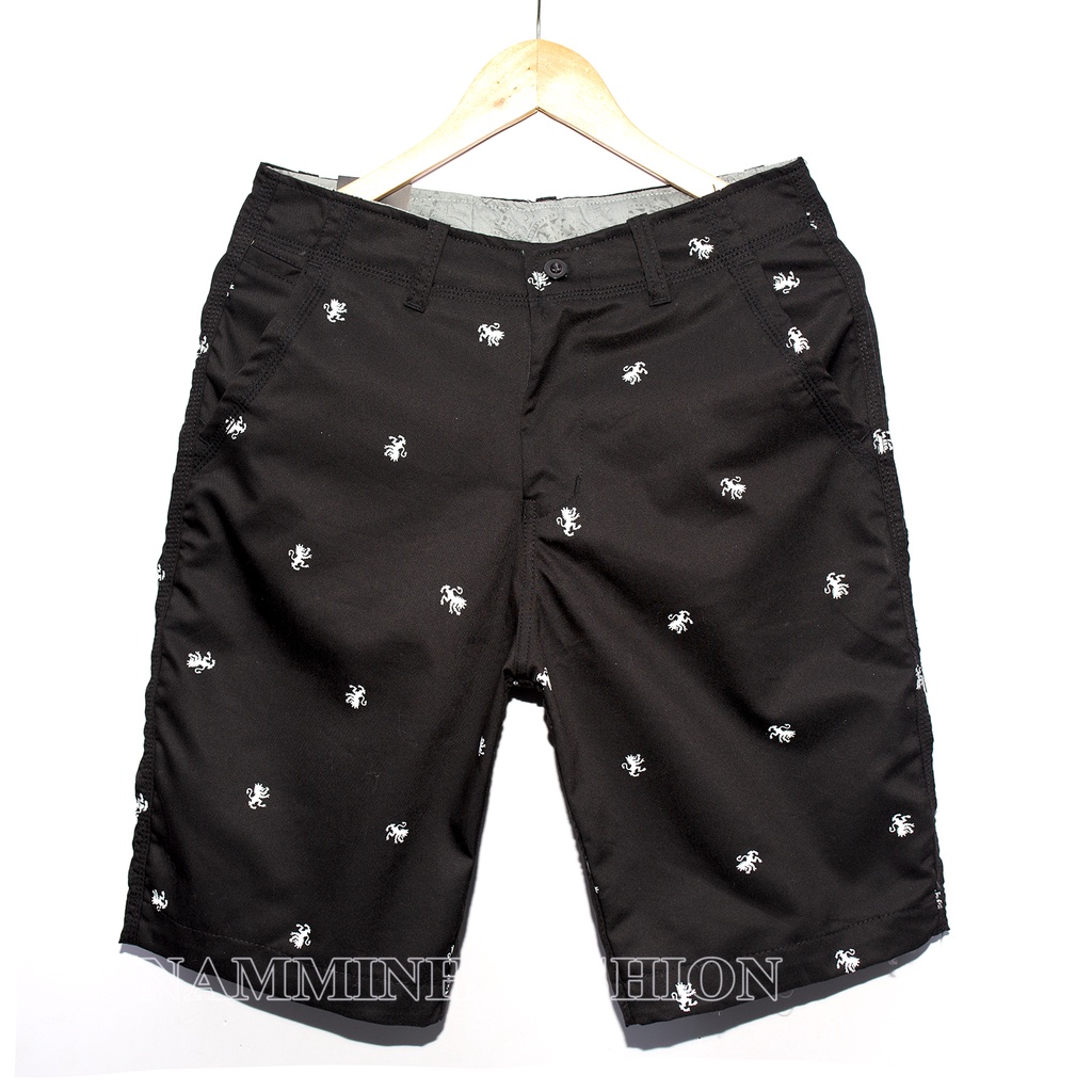 Quần short kaki nam in hình chiếc xe