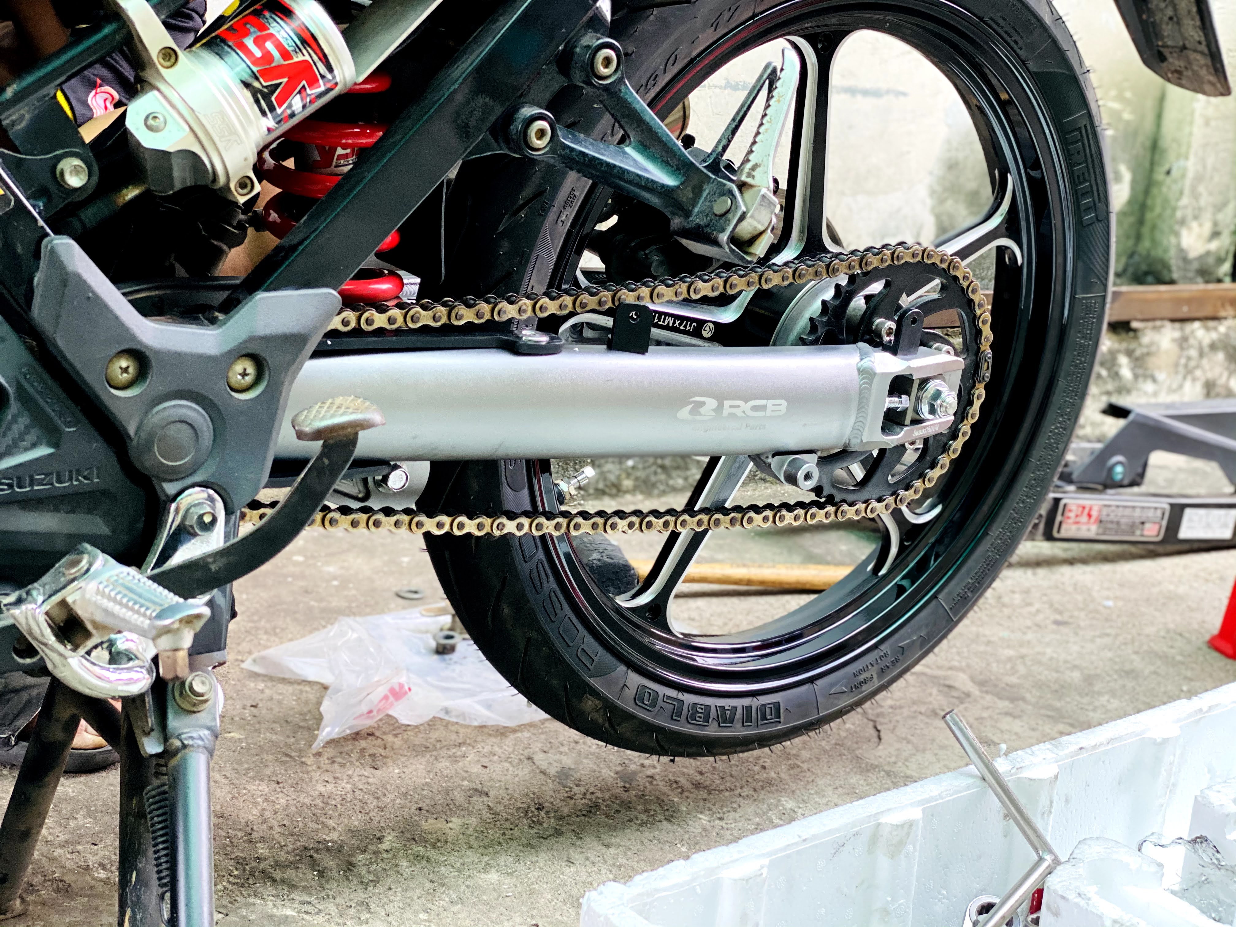 [HCM]Gắp RCB Suzuki Raider Satria Fi [ Tặng cục căn]