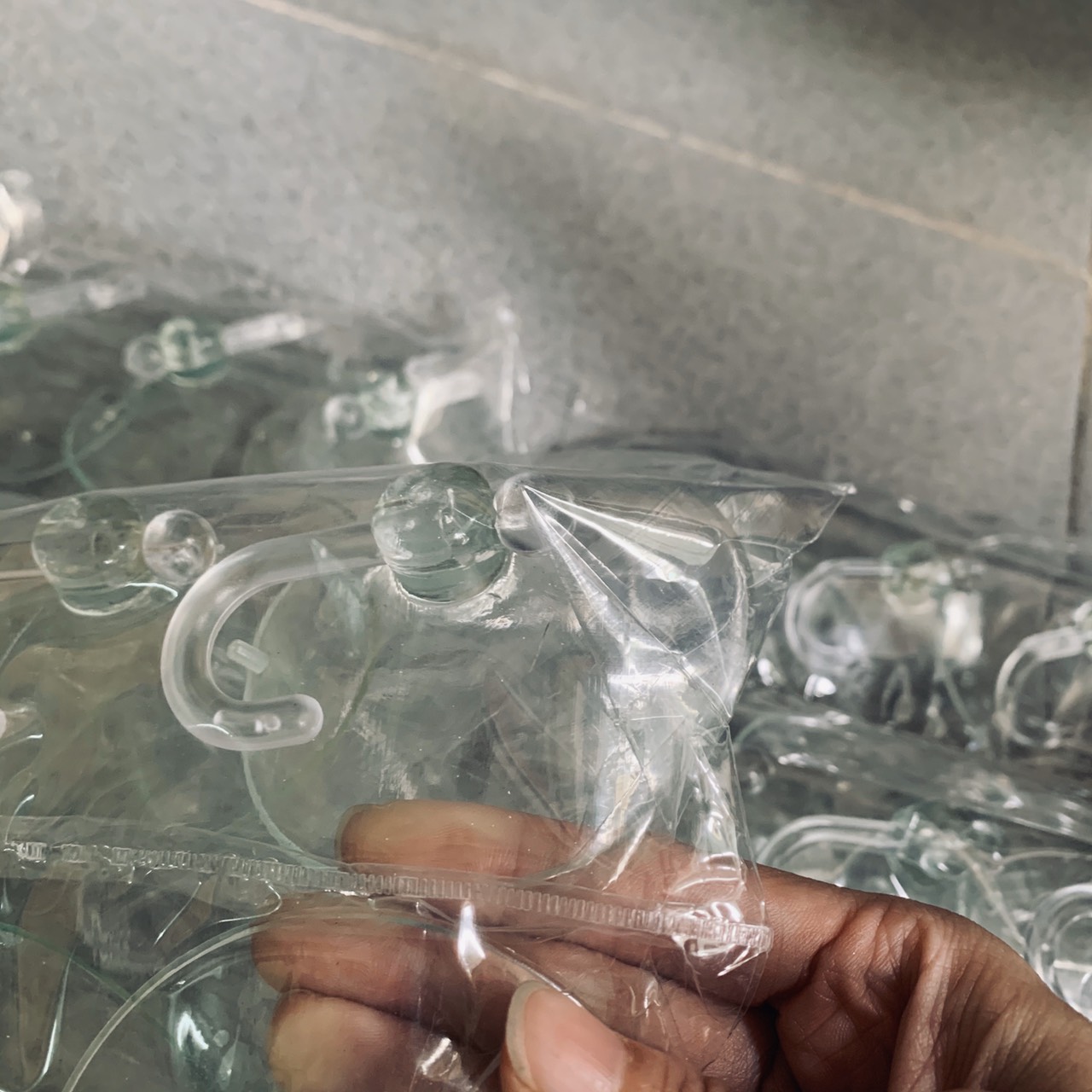 Bịch 12 cái Hít kính treo đồ - móc treo tường kính - móc treo đồ dán kính