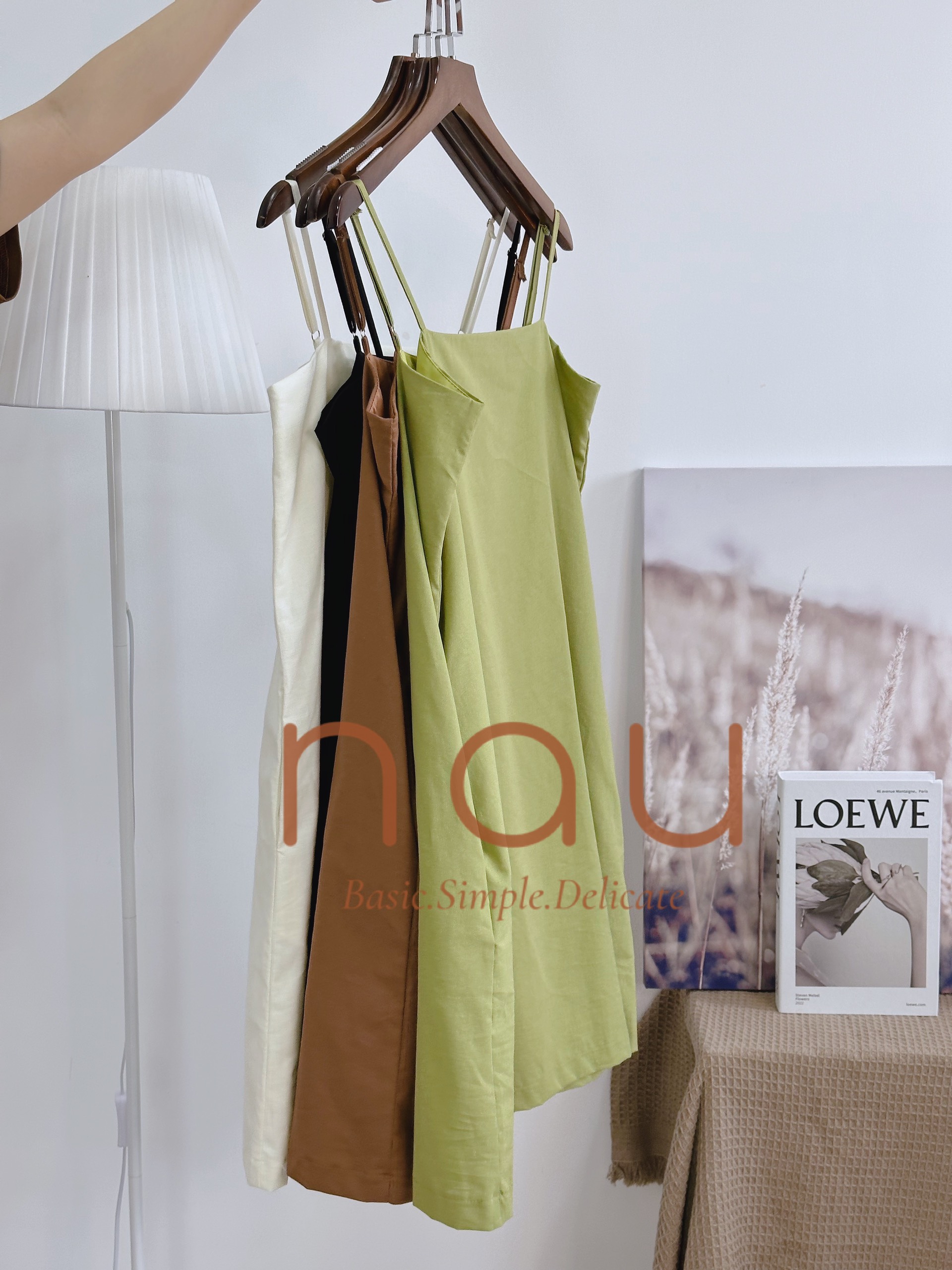Đầm 2 dây linen dáng ngắn basic