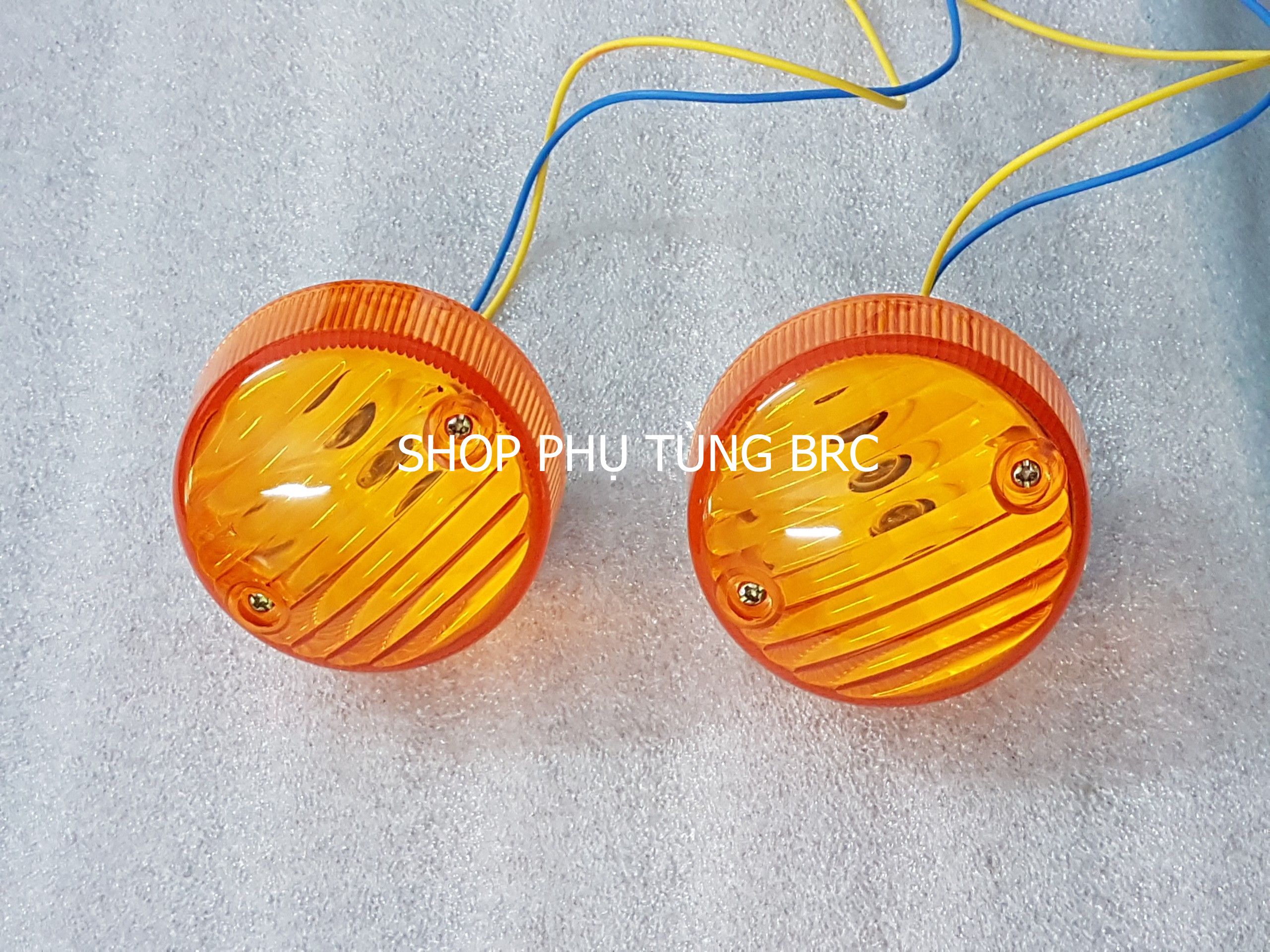 Cặp đèn xi nhan trước xe CUB đời mới.