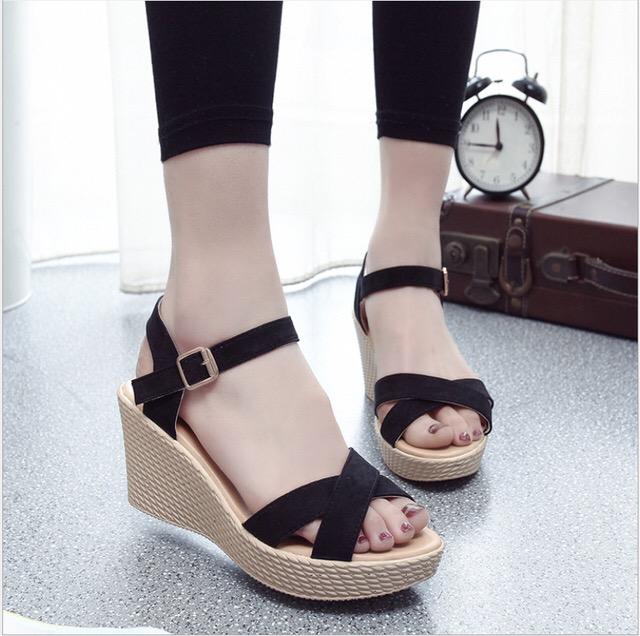 Sandal đế xuồng quai chéo 9 phân