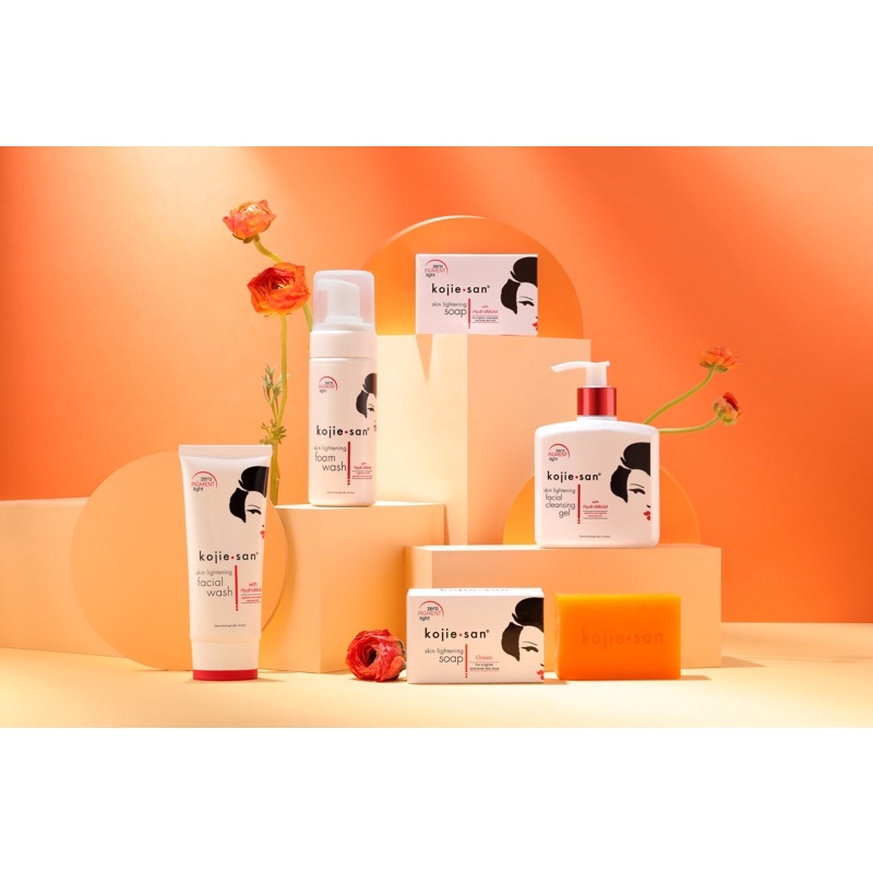 Sữa rửa mặt làm sáng da, sạch mụn dạng bọt KOJIESAN 150ml