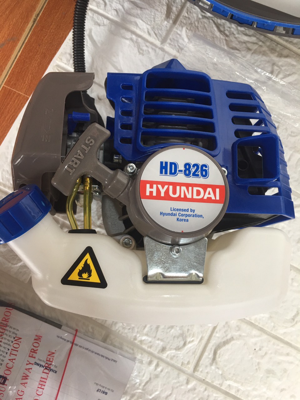 Máy cắt cỏ HUYNDAI HD-835 và HD-826
