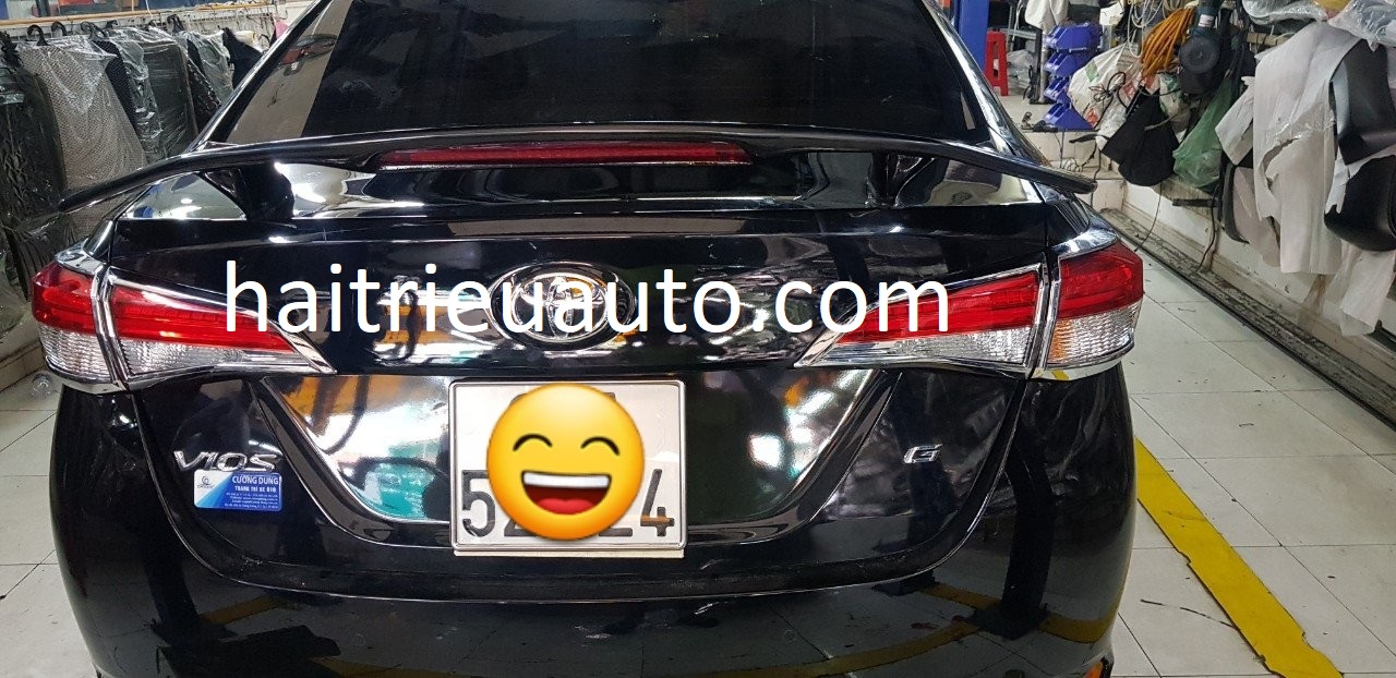 Đuôi gió thể thao Toyota Vios có Đèn - Mộc