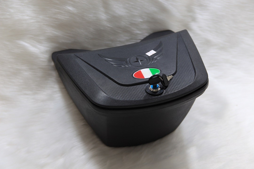 thùng giữa xe sirius givi