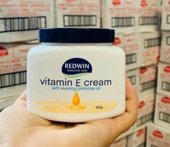 Kem Dưỡng Da Mềm Mịn REDWIN Vitamin E Cream 300g (Hàng Air Úc)