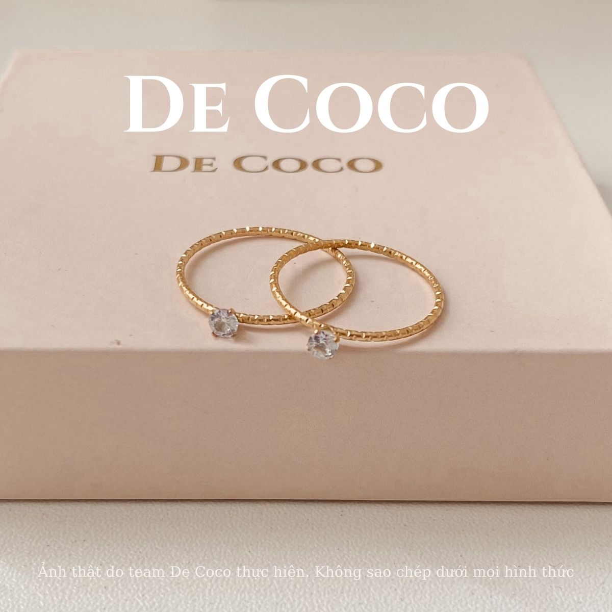 KHÔNG ĐEN GỈ - Nhẫn nữ thân mảnh đánh nhám Slenda De Coco