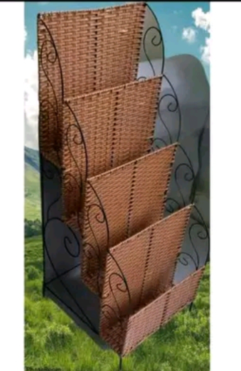 [HCM]Kệ để báo 4 tầng bằng mây