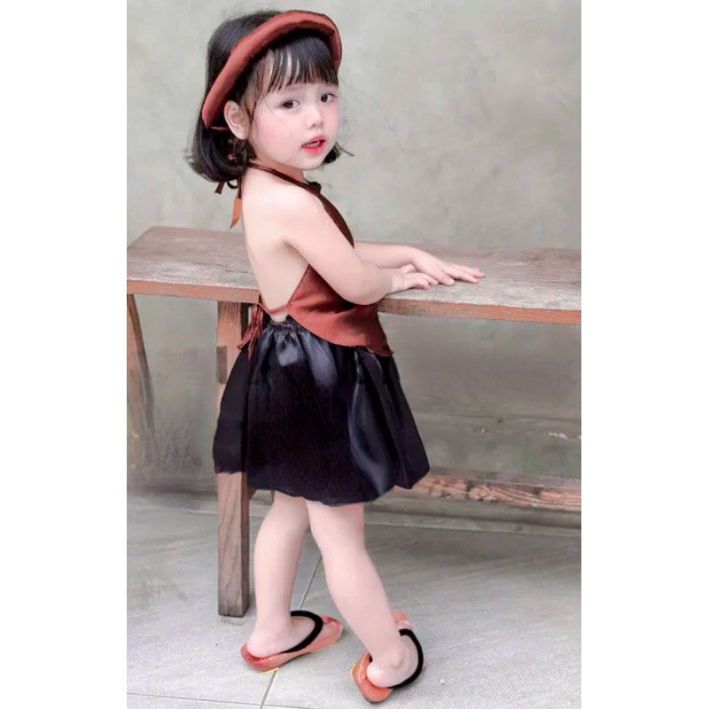 Set yếm đào nâu chụp sen kèm mấn cho bé gái