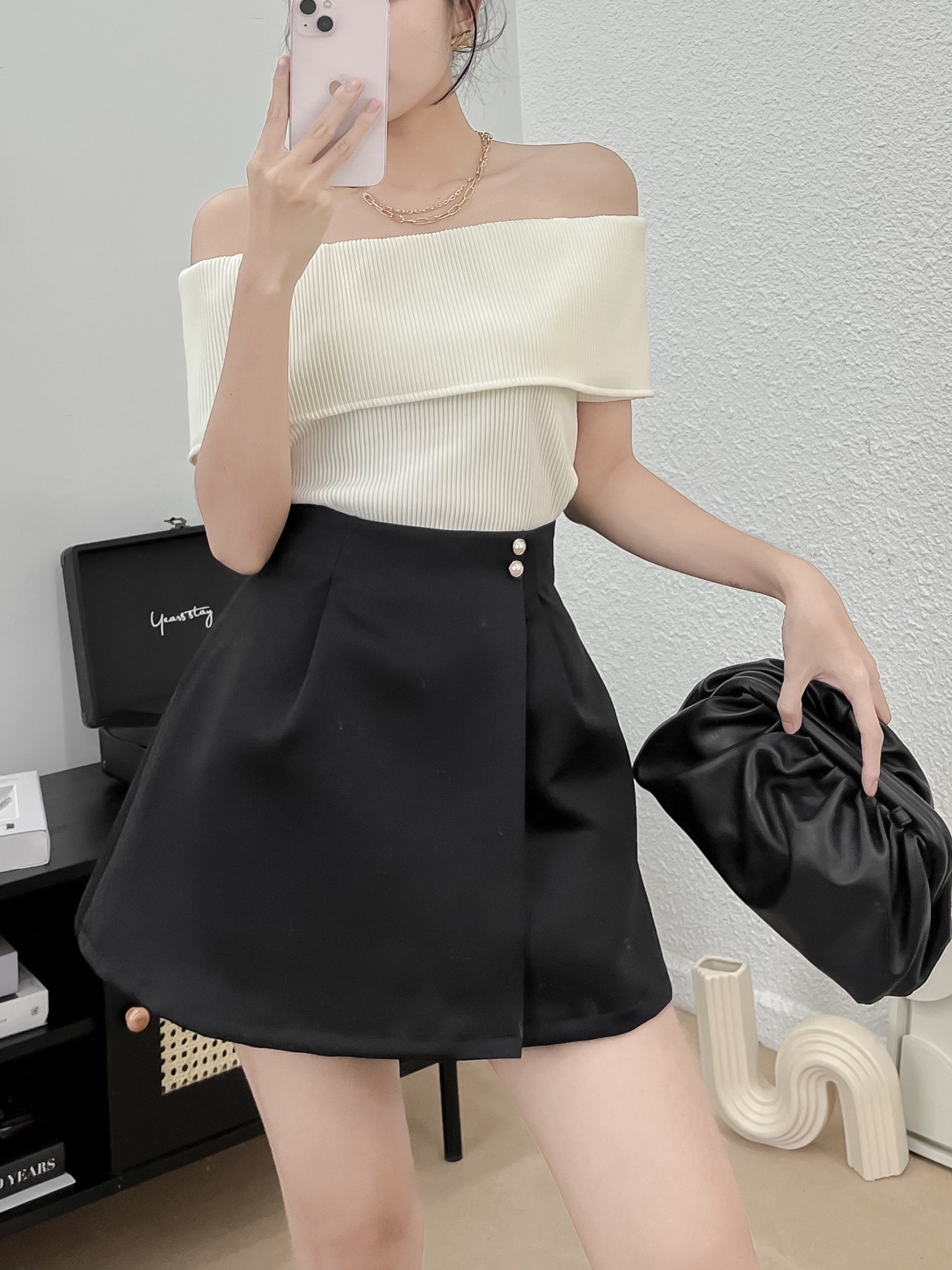 Chân Váy Đen Đính Hạt - EDINI - V411