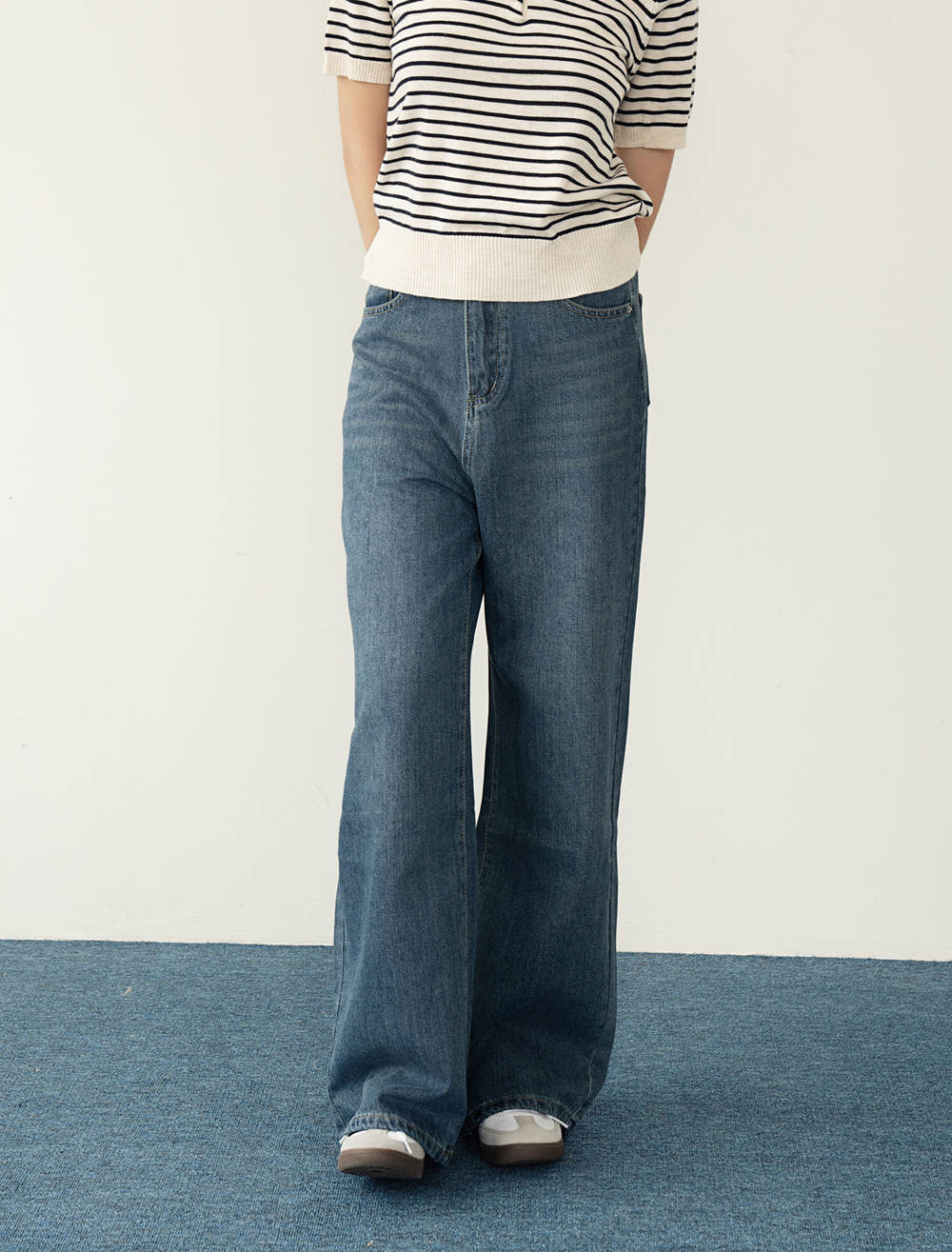 BLEUBIRD Quần jeans cạp trễ ống suông Bleached Jeans