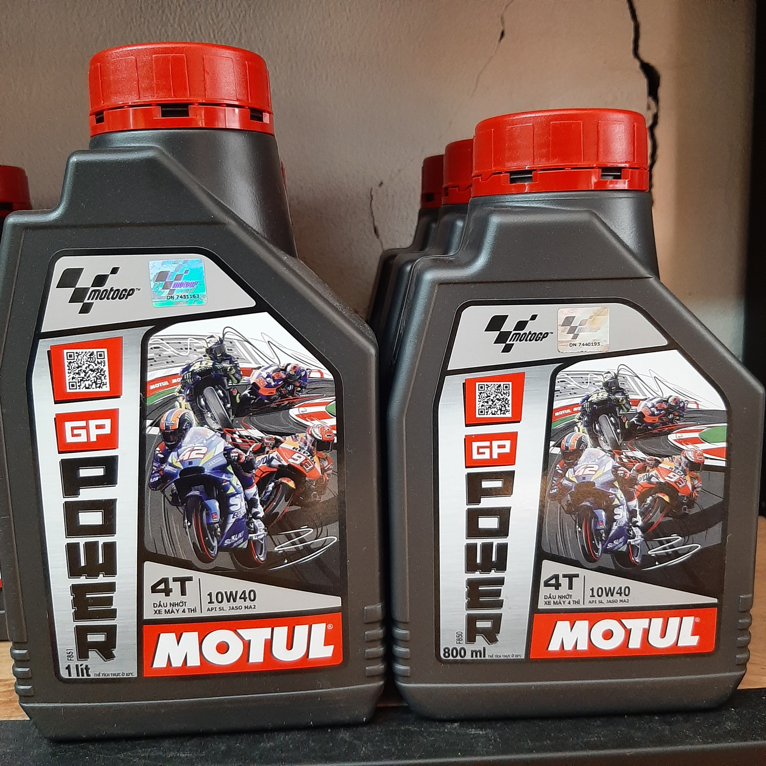 Nhớt xe số motul gp 10w40 0.8l 1l