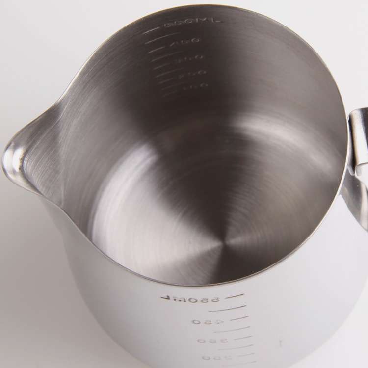 Ca đánh sữa Inox có vạch đo lường 600ml