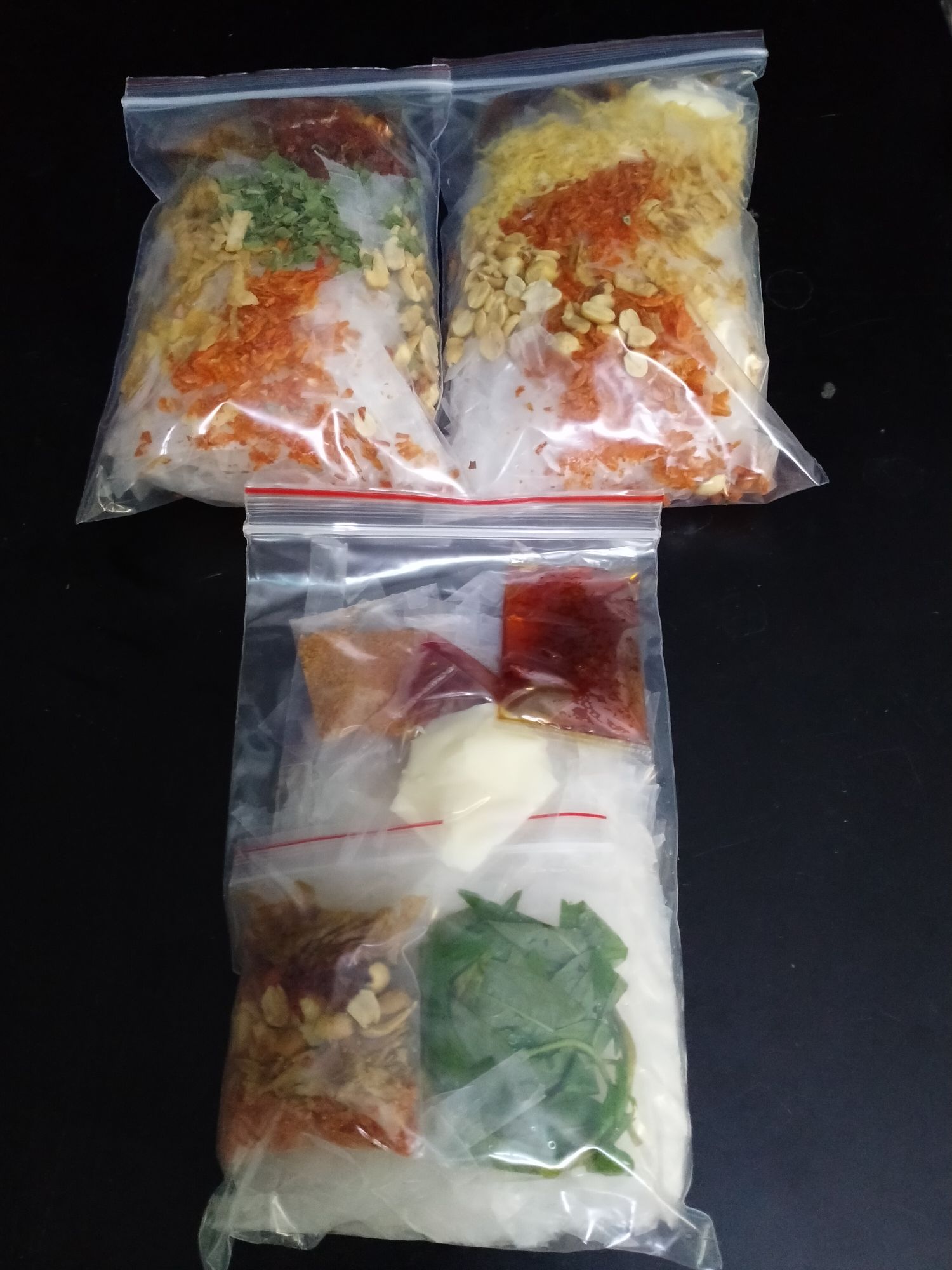 1 bịch bánh tráng trộn