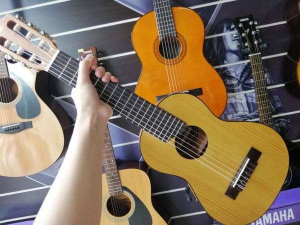Đàn guitalele Yamaha (đàn mini) GL1