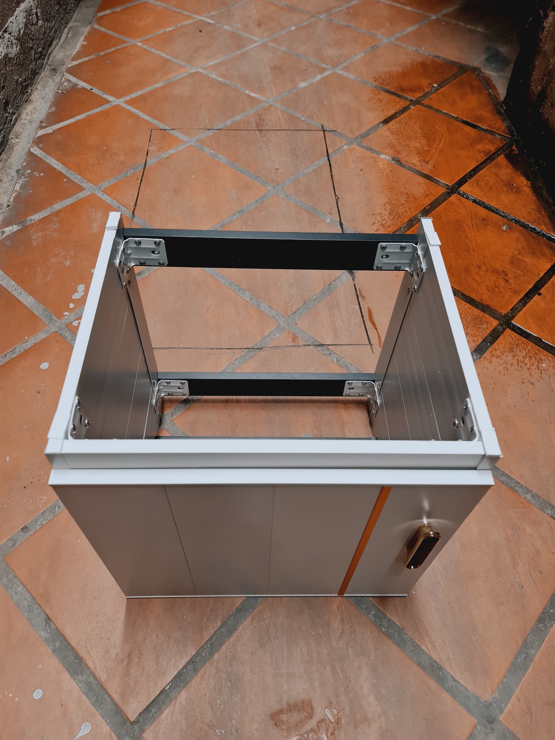Super Beautiful White Sink Cabinet Set