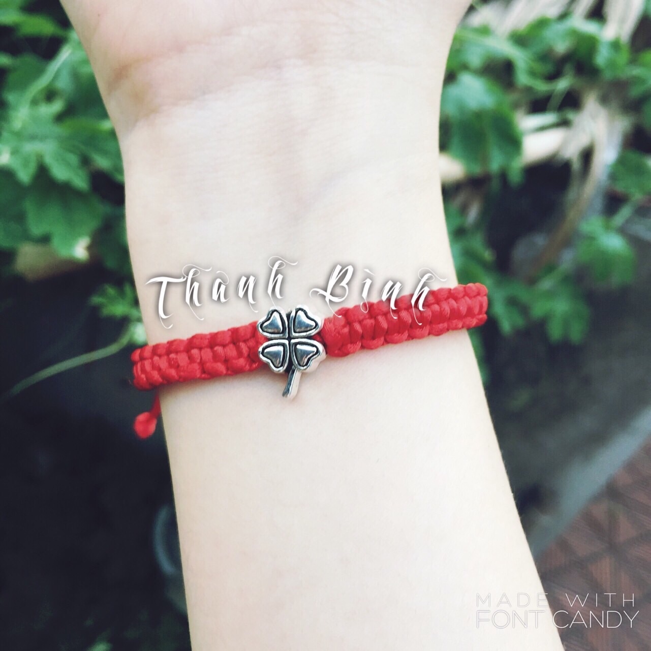 Vòng tay cỏ 4 lá đan may mắn