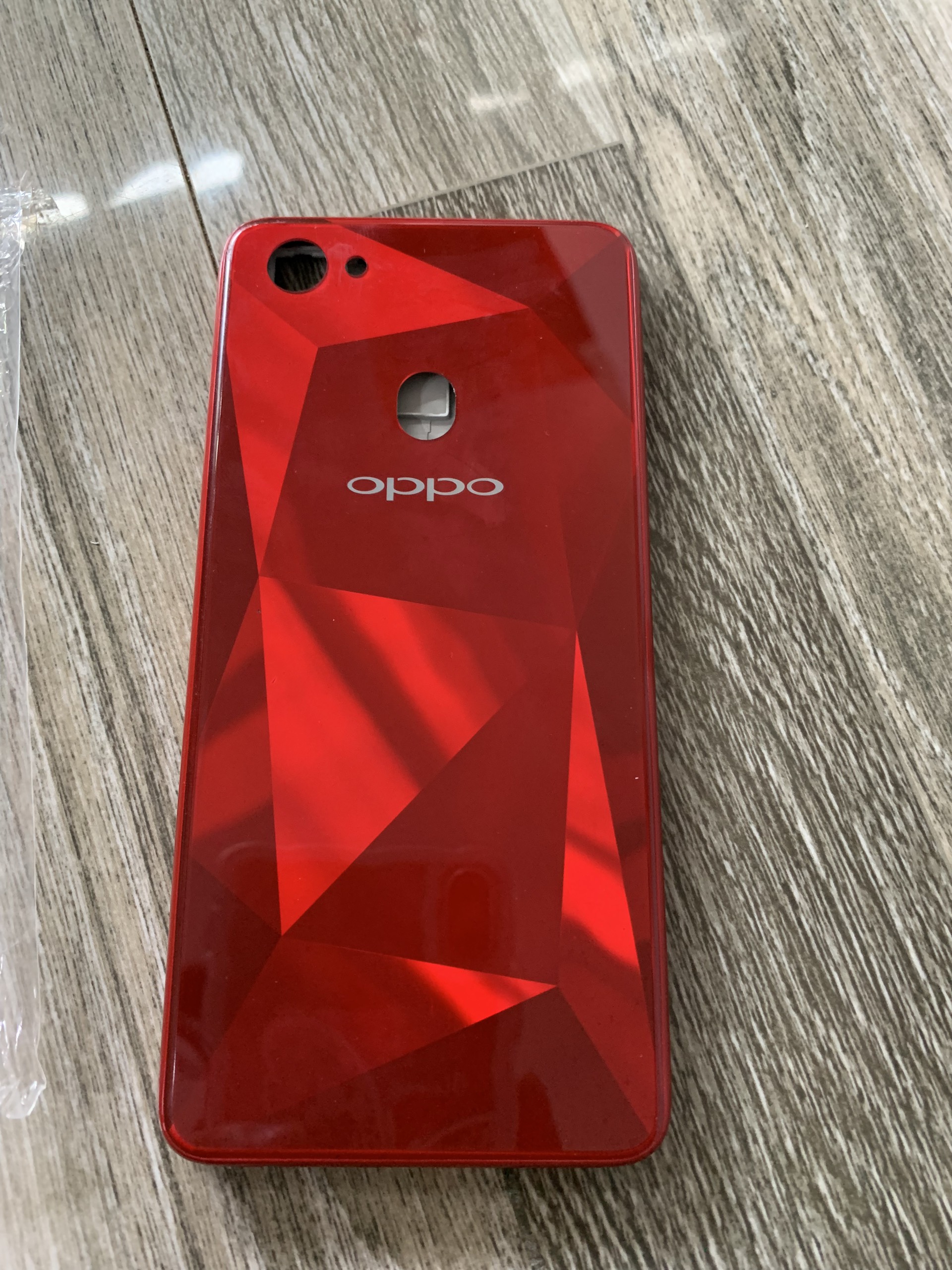 Bộ vỏ oppo F7 xịn - gồm lưng,sườn,phím,kính camera