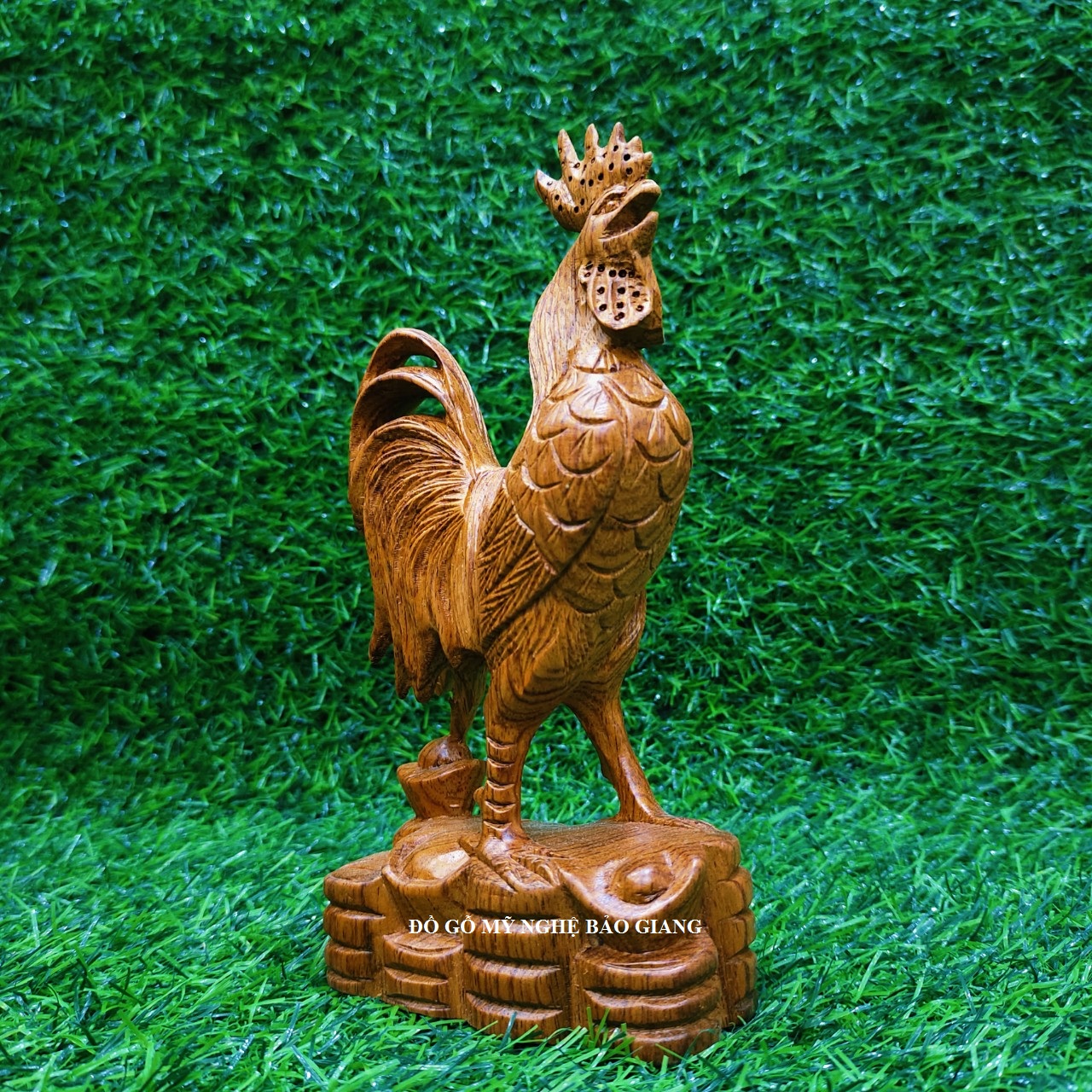 Tượng con gà trống gỗ hương