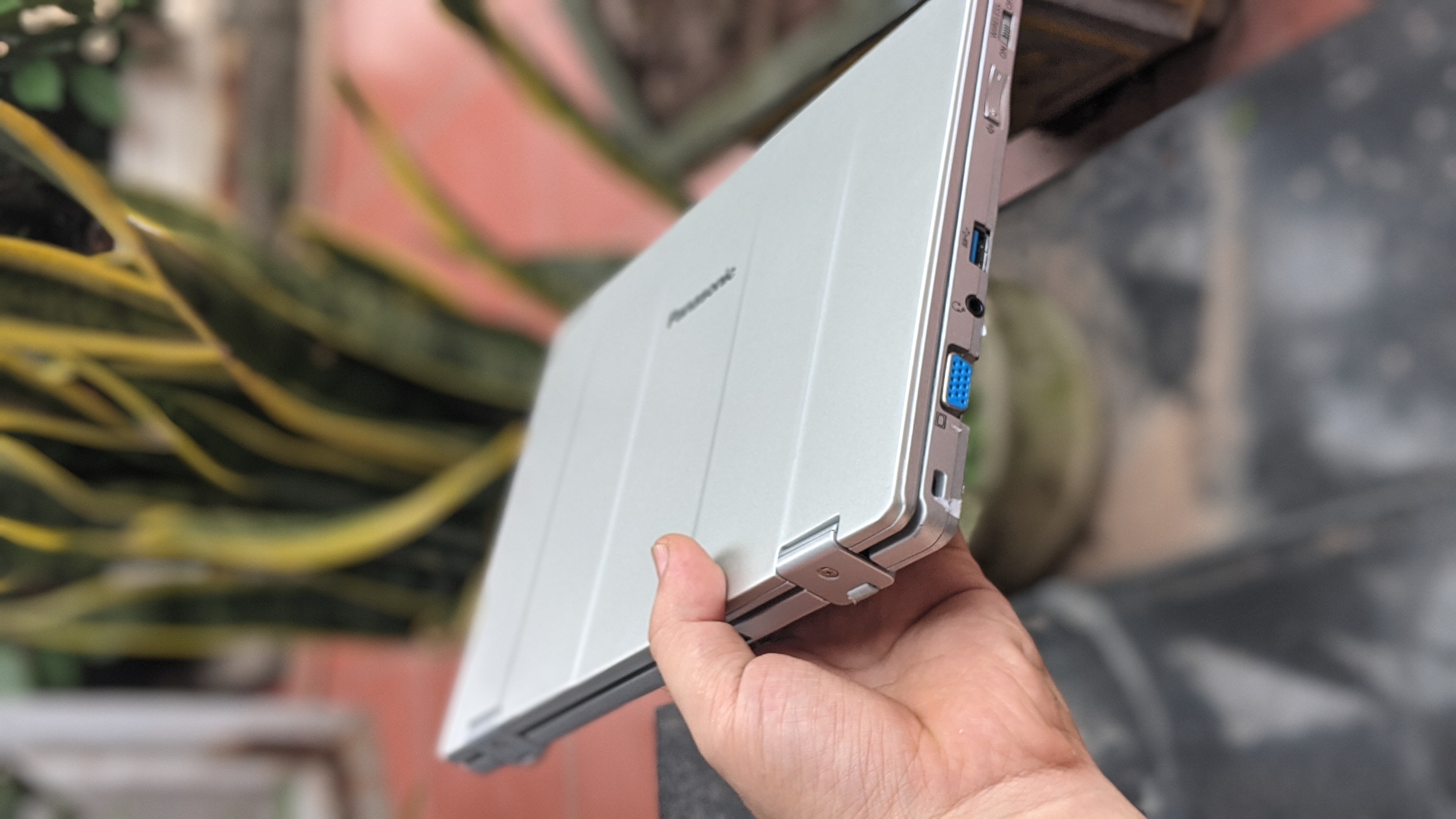 Laptop siêu sang siêu bền Nhật Bản Panasonic CF-RZ6