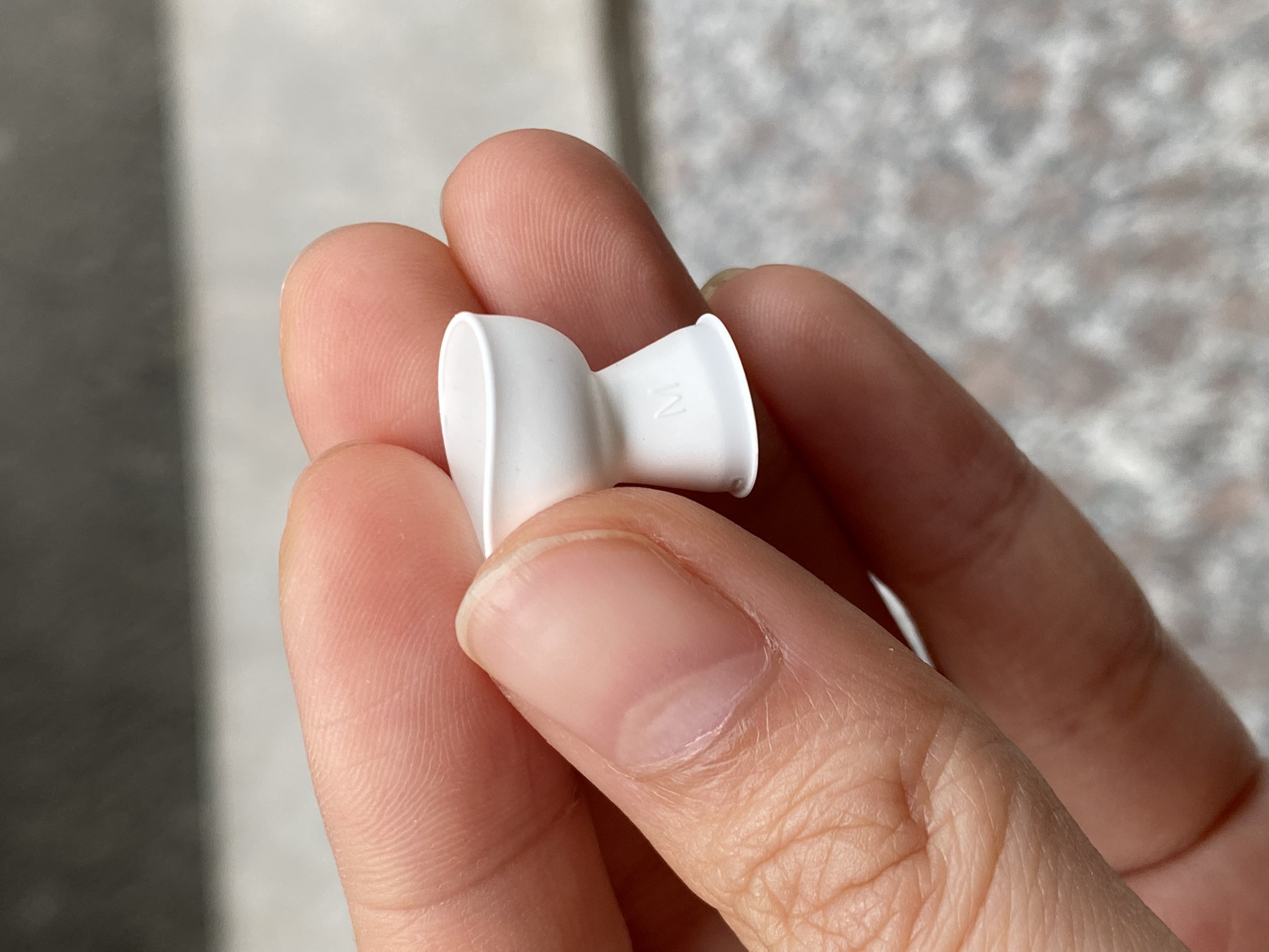 Núm (Tips) - Thay thế cho AirPods Pro