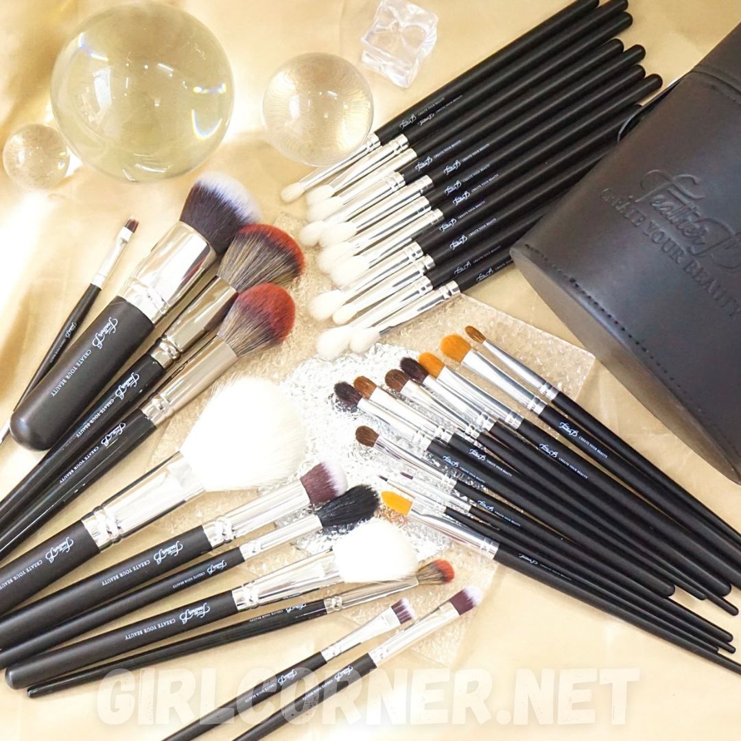 Bộ cọ make up chuyên nghiệp- feather b make up artsit vol 1