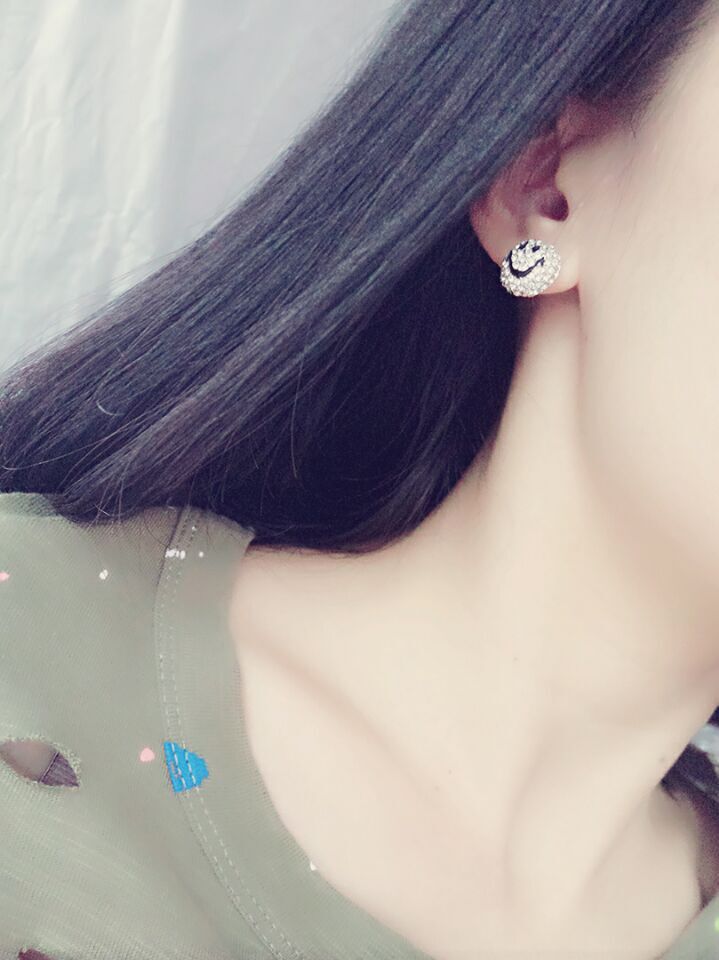 [HCM]Bông tai đá hình mặt cười - B637