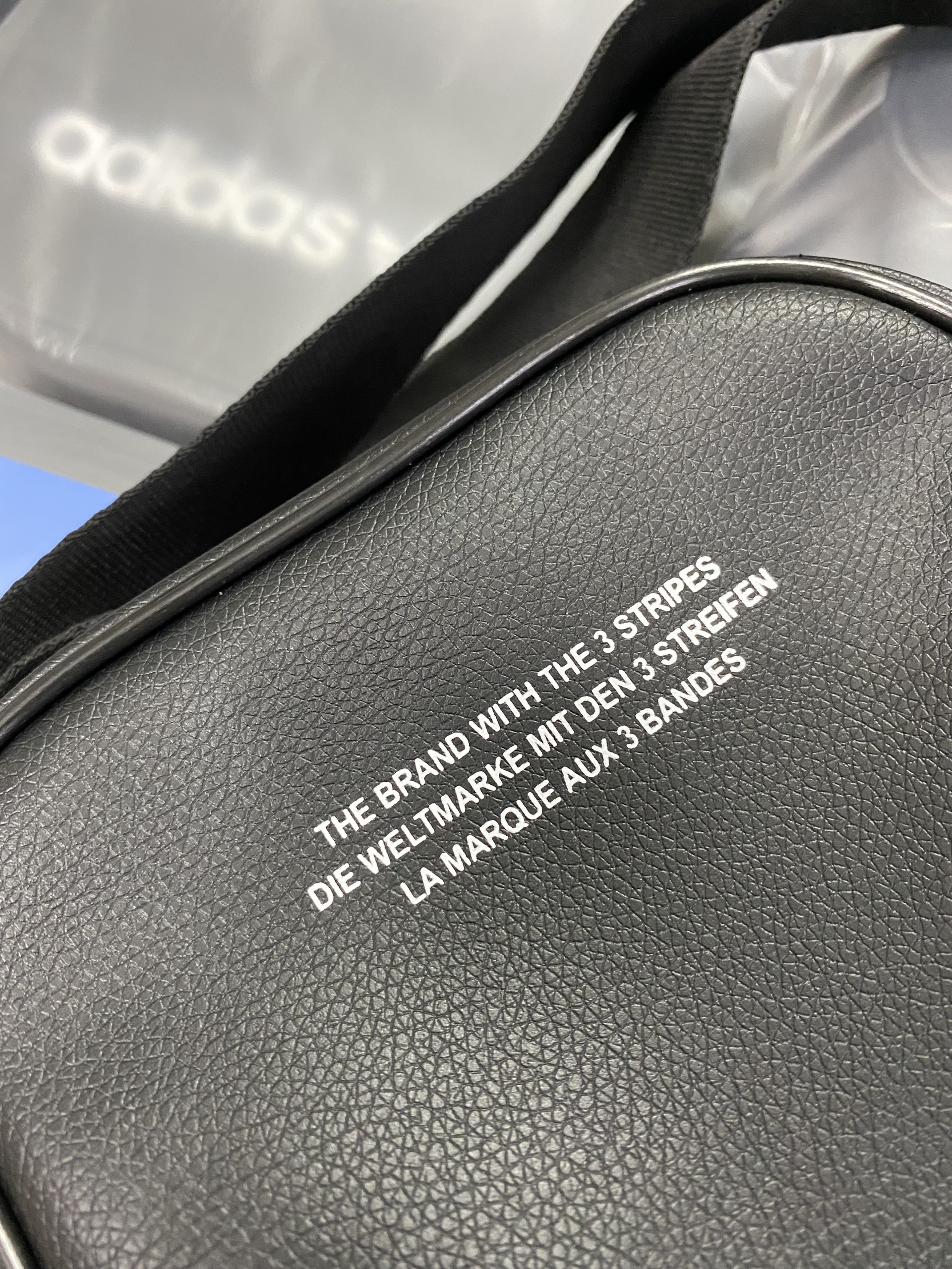 Túi đeo chéo Adidas fulltag VNXK