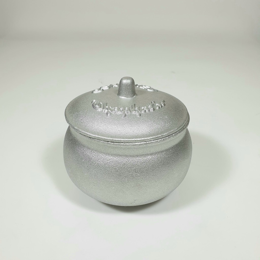 Nồi Cơm Niêu bằng gang bóng đẹp phù hợp cho gia đình, quán ăn, nhà hàng chuyên nghiệp. Nồi giữ nhiệt tạo cơm cháy đều giòn rụm siêu ngon thaphafac size lớn