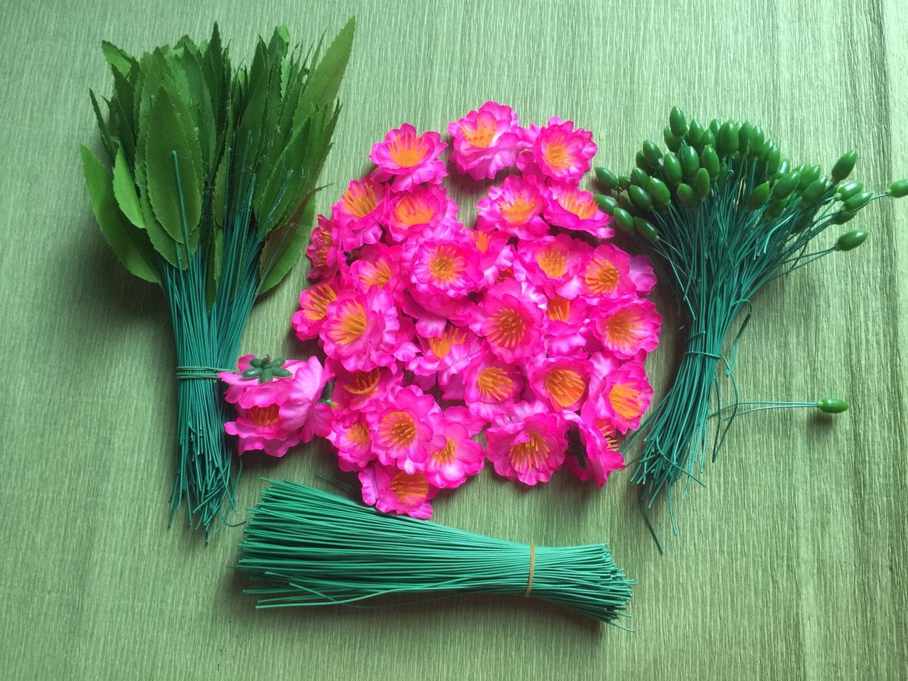 Combo 1 kg hoa và phụ liệu di kèm hoa mai hoa đào vải trang trí tết- hoa mai giả hoa đào giả