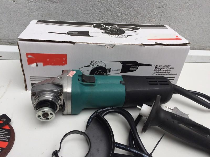 Máy mài makita 9556HN