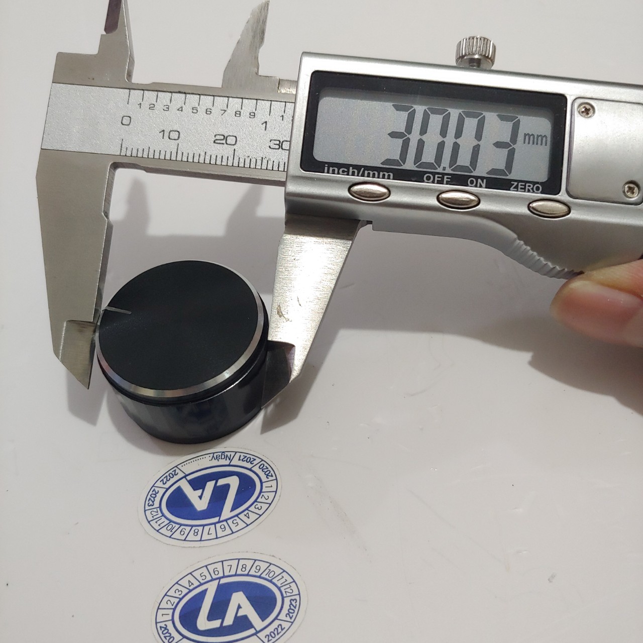 Núm nút volume tổng