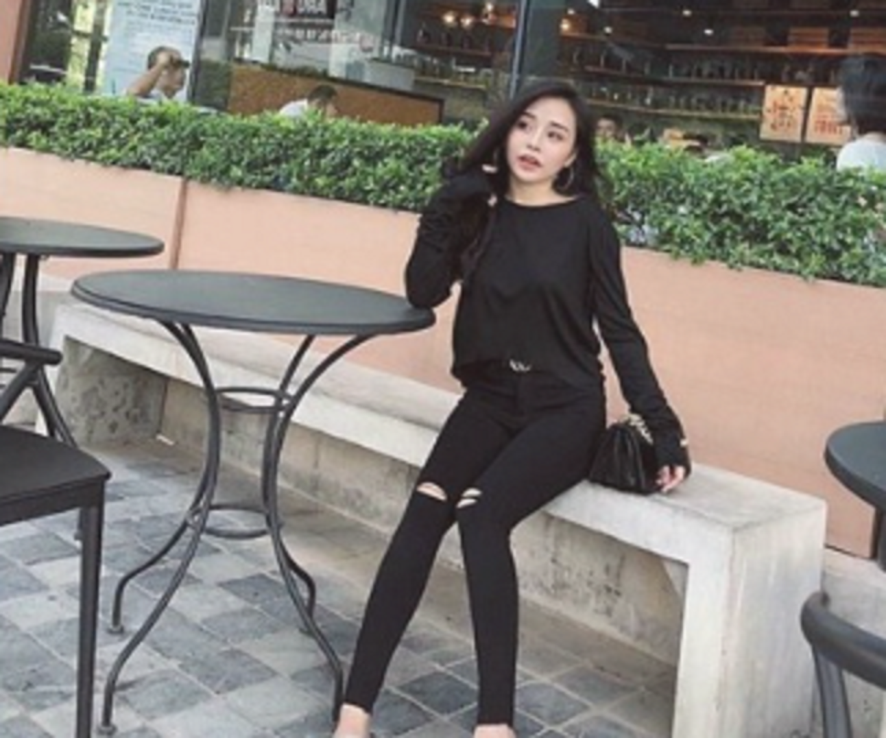 Quần jean nữ rách gối v2w