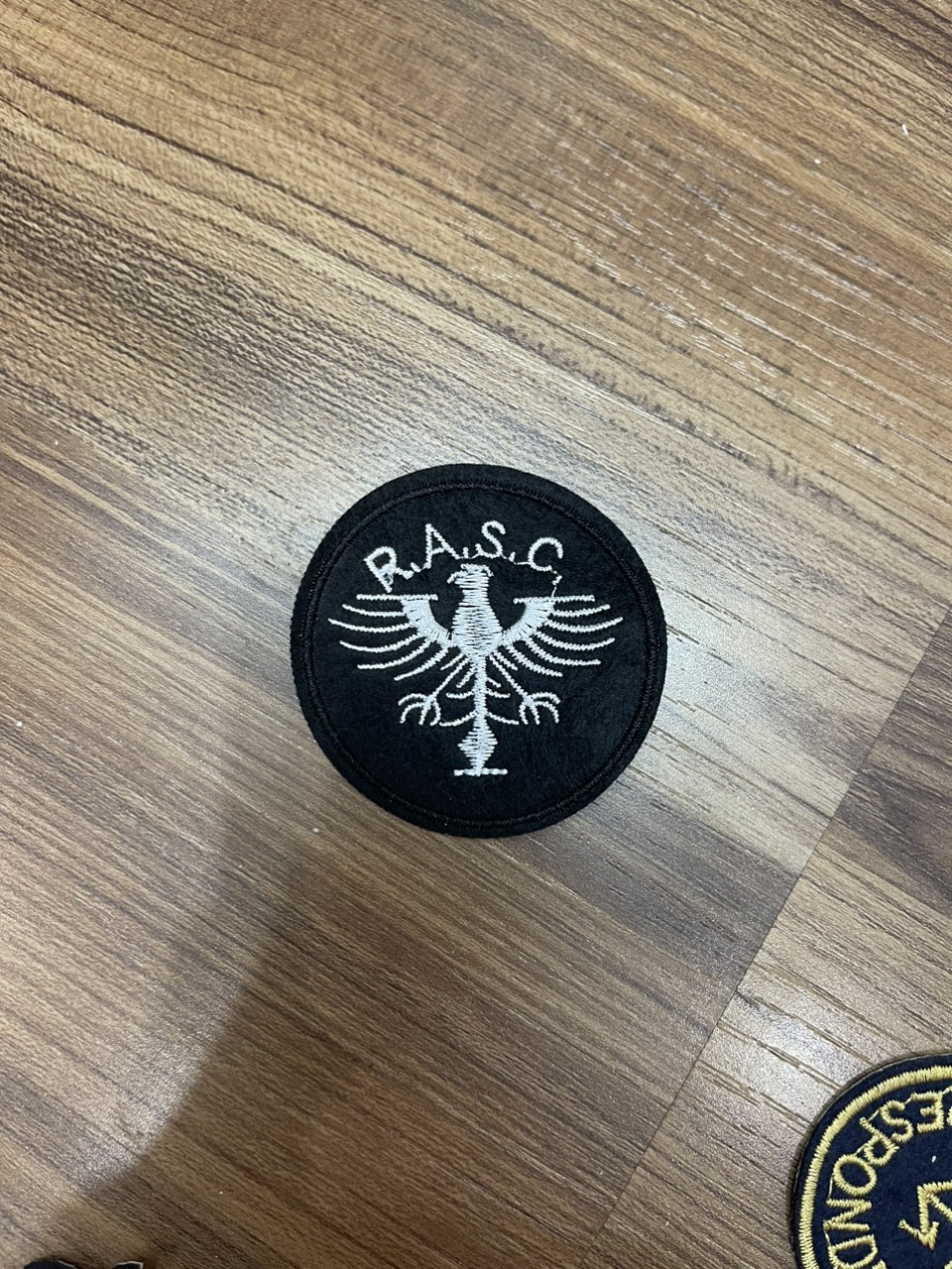 Miếng Sticker Thêu Ủi hình logo chim