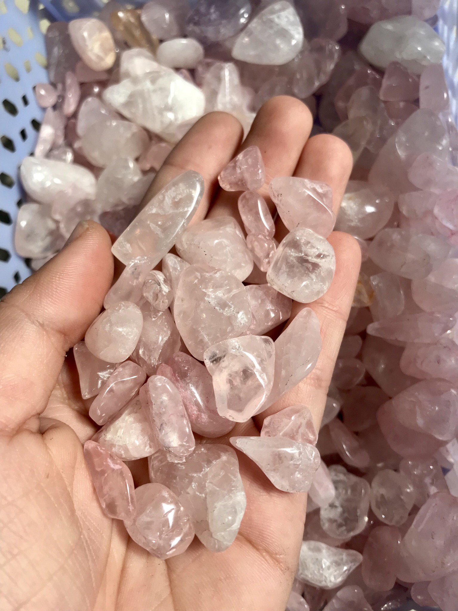 Đá phong thủy Thạch anh vụn màu Hồng - CADA DECOR