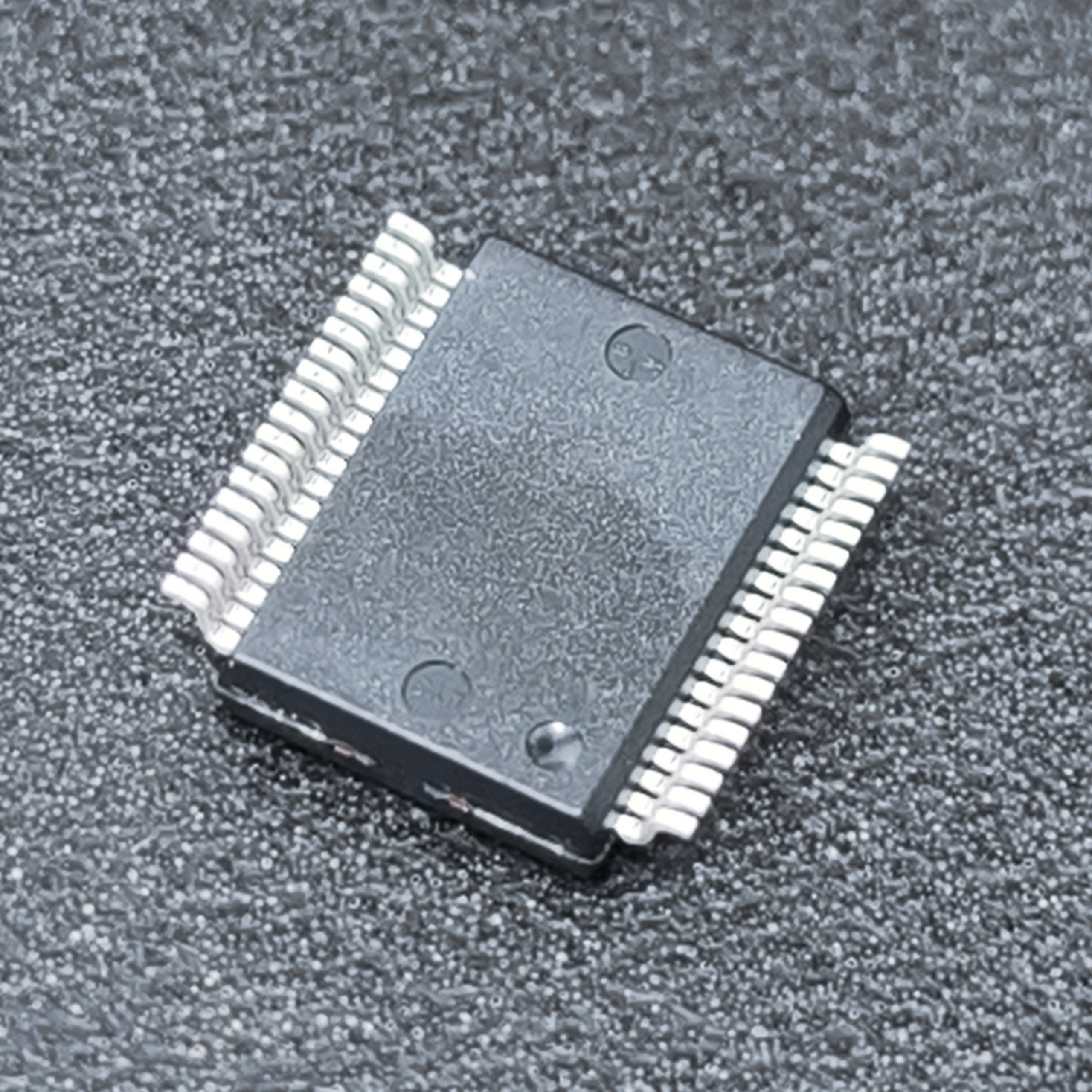 TDA7498 TDA7498ETR TDA7498E IC khuếch đại Class D SSOP-36