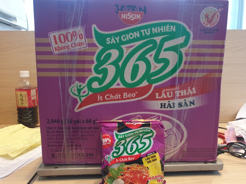 1 box equivalent to 30 packs of isssin no fried noodle 365 flavor of Thai sea hot pot 68g package