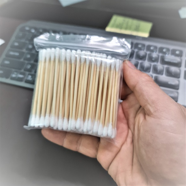 Tăm bông ngoáy tai que làm bằng gỗ được túi zip an toàn tiện lợi gói 100 chiếc - Movava