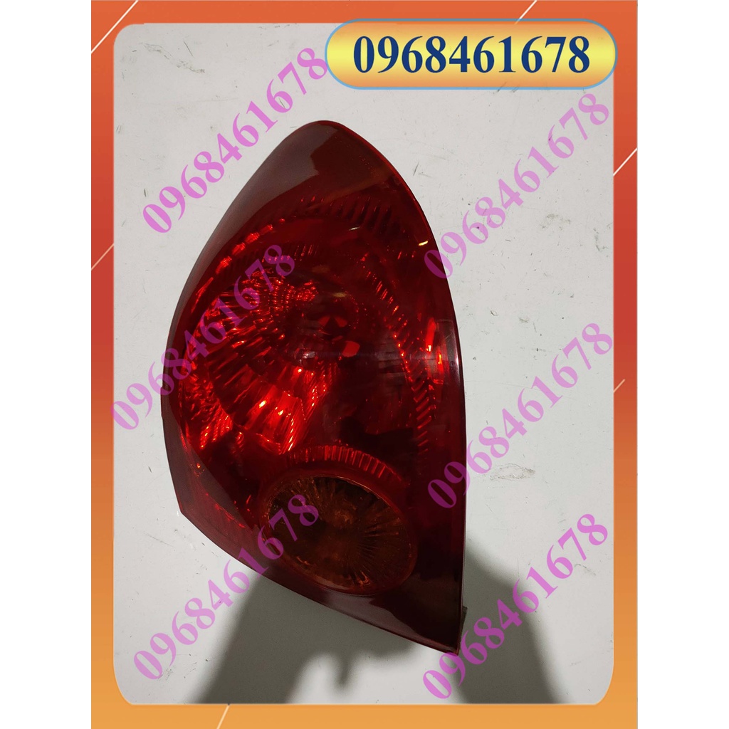Đèn hậu Altis đời 2001-2005 : Miếng ngoài