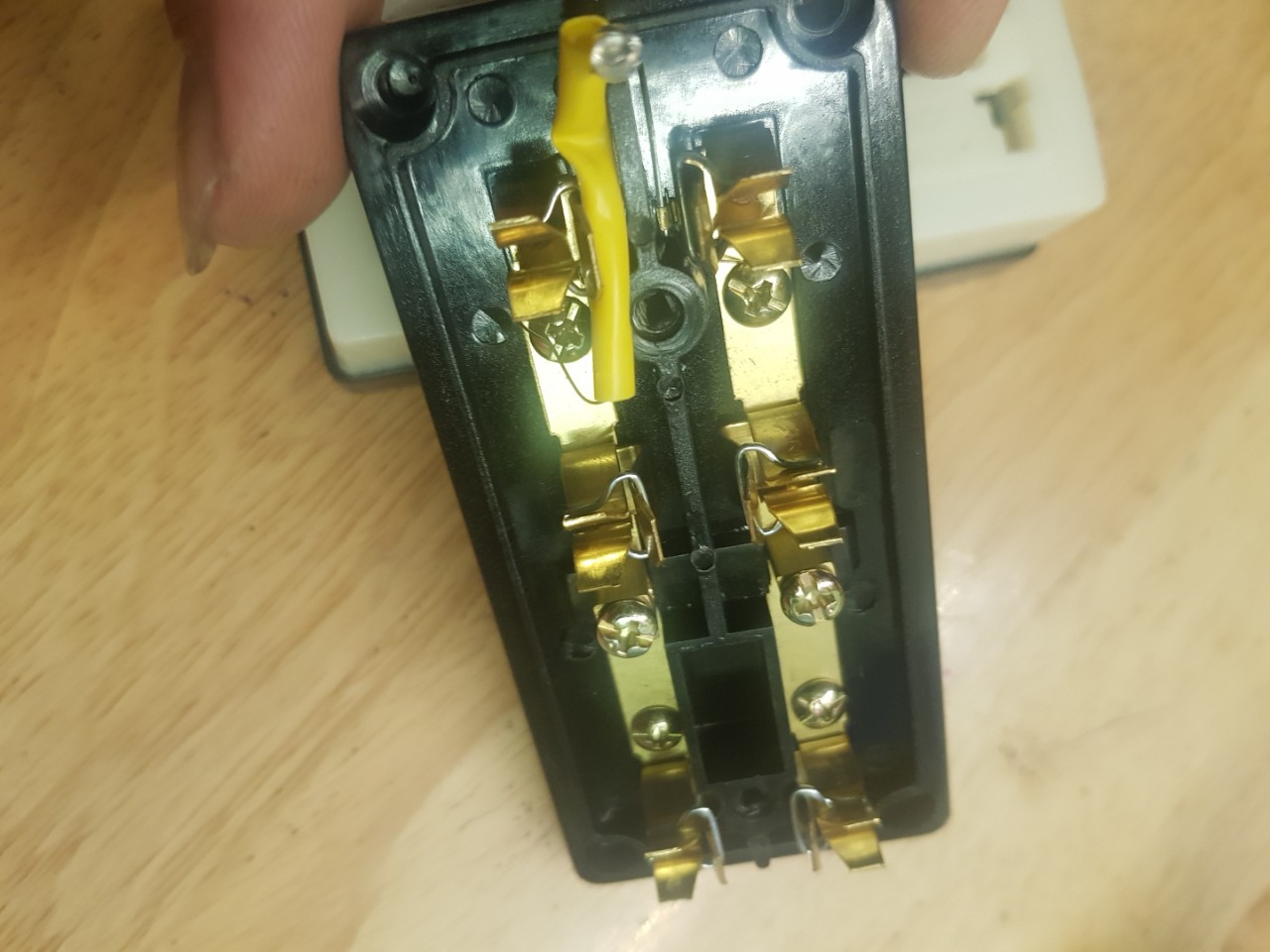 [HCM]Ổ Cắm 3 Lỗ Chính Hãng VINAKIP- Siêu Bền