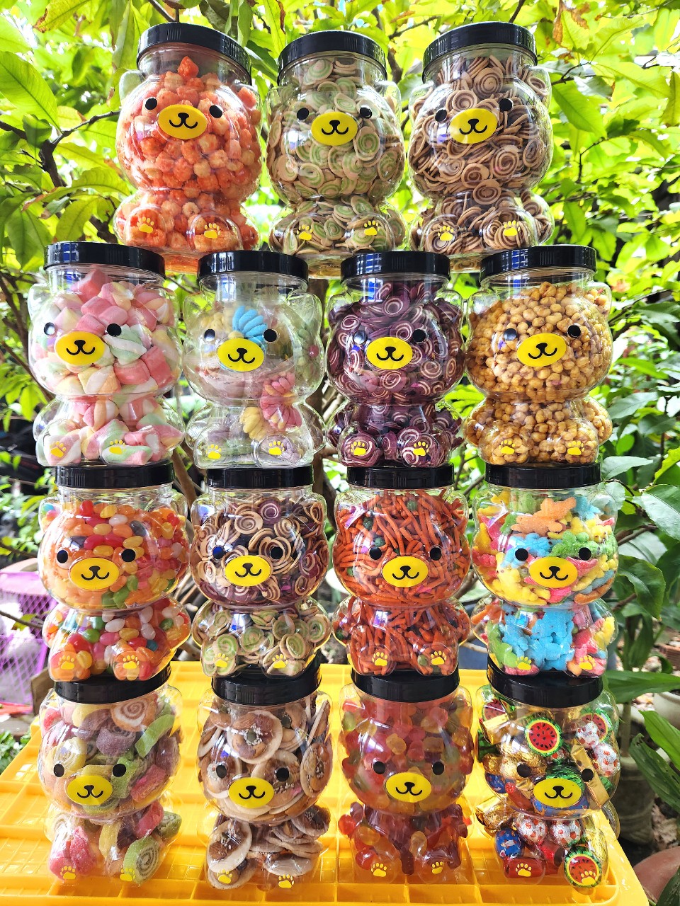 Bánh kẹo hũ con gấu đủ loại